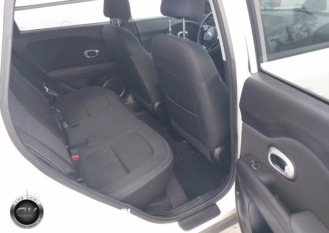 2018 Kia Soul + VIN:KNDJP3A57J7907221 - 8
