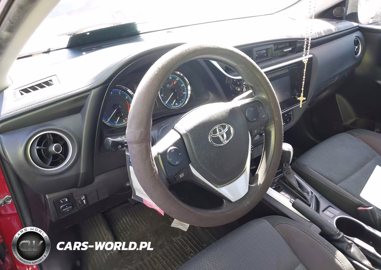 2018 Toyota Corolla Le VIN:5YFBURHEXJP748764 - 20