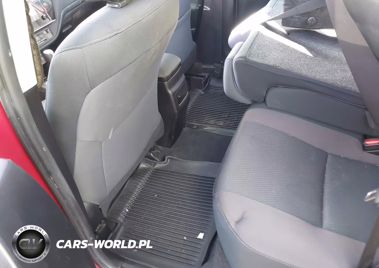 2018 Toyota Corolla Le VIN:5YFBURHEXJP748764 - 21