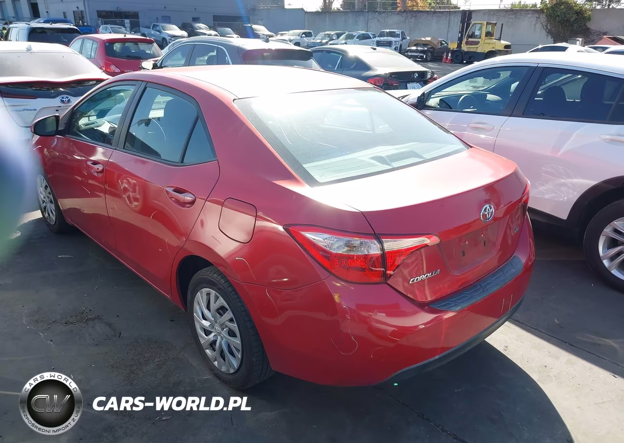 2018 Toyota Corolla Le VIN:5YFBURHEXJP748764 - 3