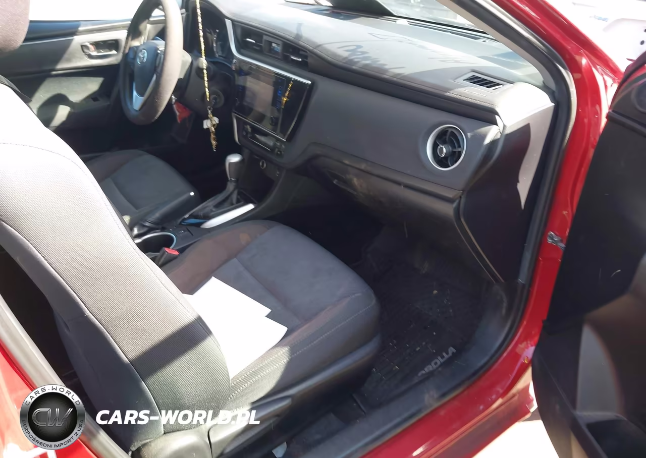 2018 Toyota Corolla Le VIN:5YFBURHEXJP748764 - 5
