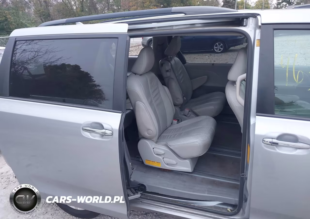 2011 Toyota Sienna Xle V6 VIN:5TDYK3DC5BS066143 - 8