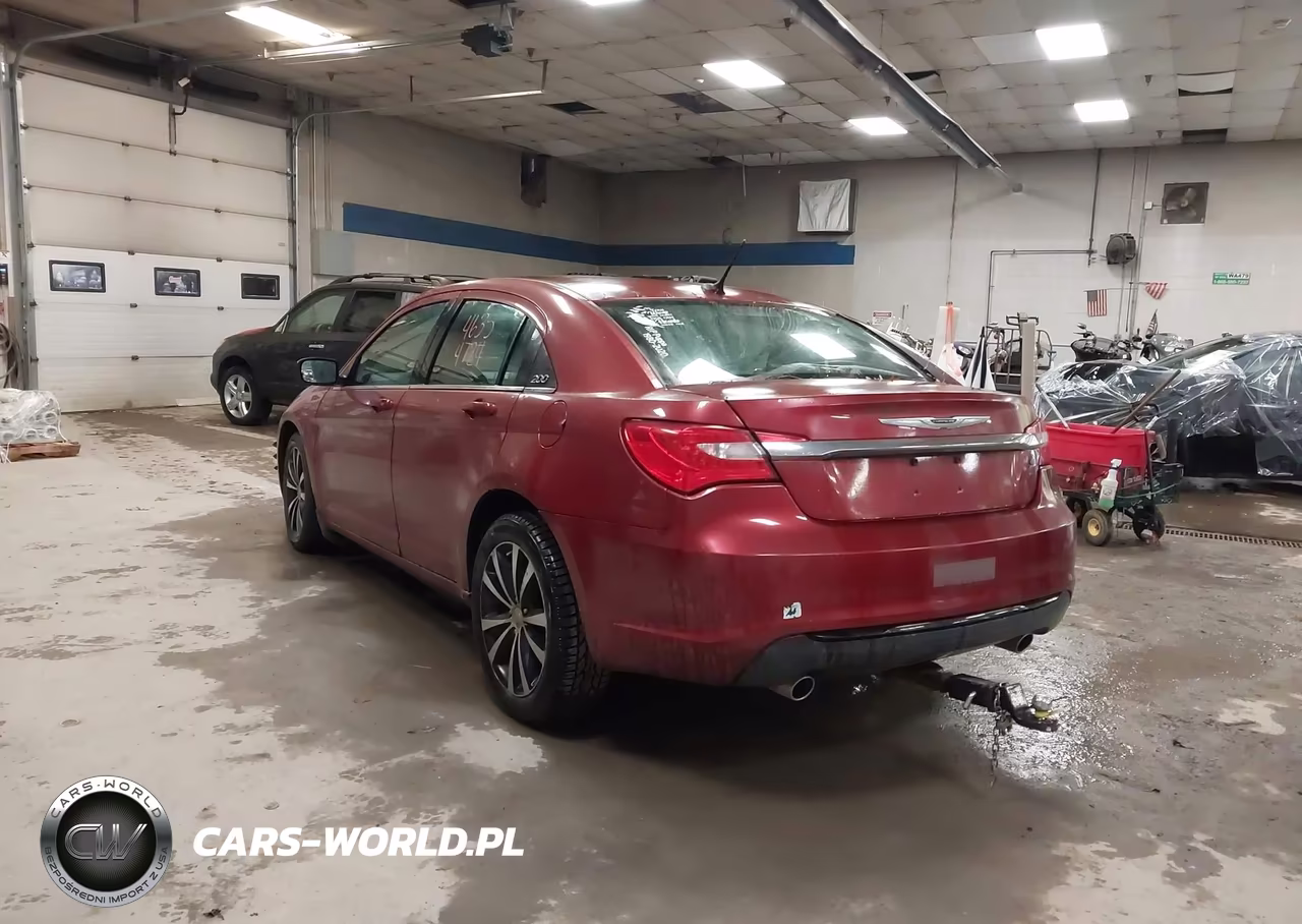 2014 Chrysler 200 Touring VIN:1C3CCBBG6EN131961 - 3