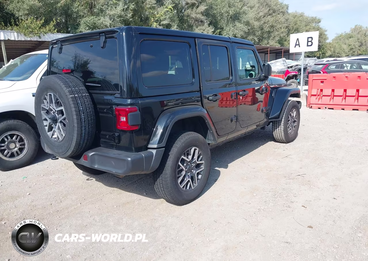 2025 Jeep Wrangler 4-Door Sahara 4X4 VIN:1C4PJXEN1SW570372 - 4