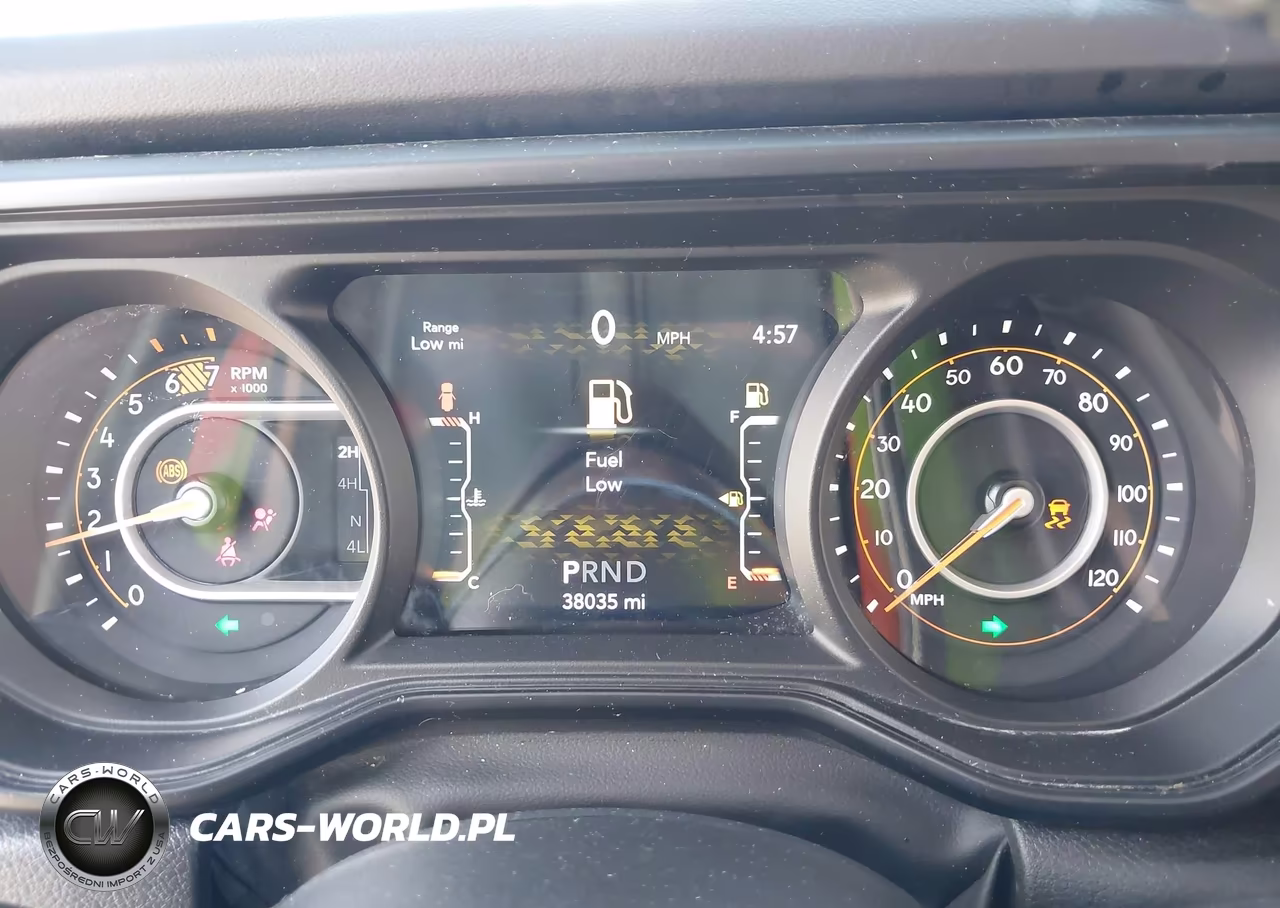 2025 Jeep Wrangler 4-Door Sahara 4X4 VIN:1C4PJXEN1SW570372 - 7