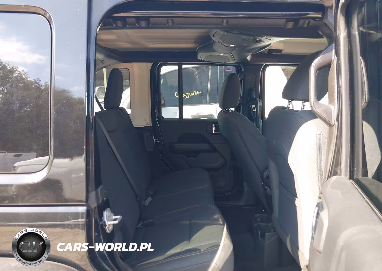 2025 Jeep Wrangler 4-Door Sahara 4X4 VIN:1C4PJXEN1SW570372 - 8