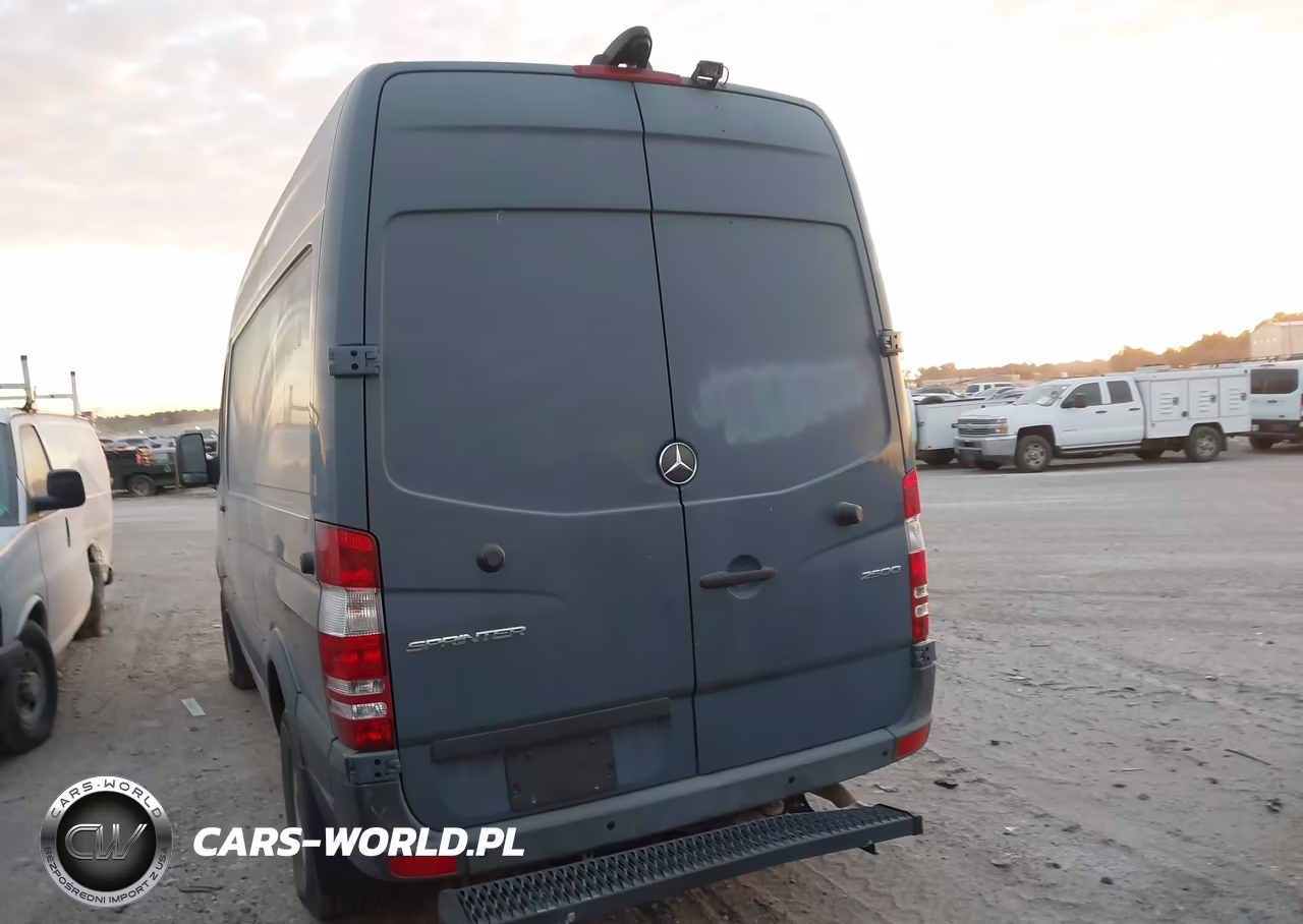 2018 Mercedes-Benz Sprinter 2500 Standard Roof V6 VIN:WD3PE7CD1JP643192 - 3