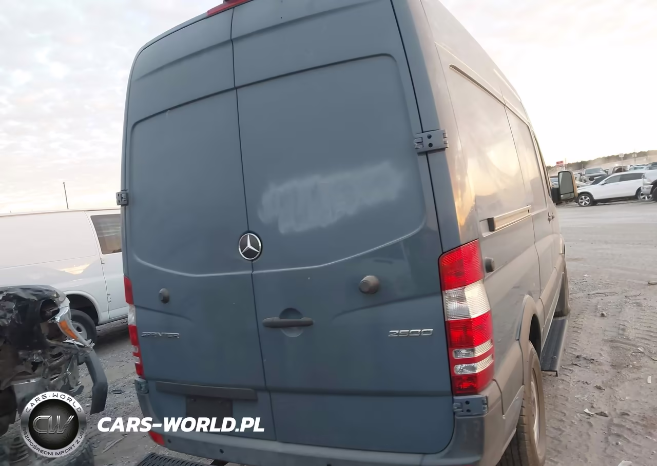 2018 Mercedes-Benz Sprinter 2500 Standard Roof V6 VIN:WD3PE7CD1JP643192 - 4