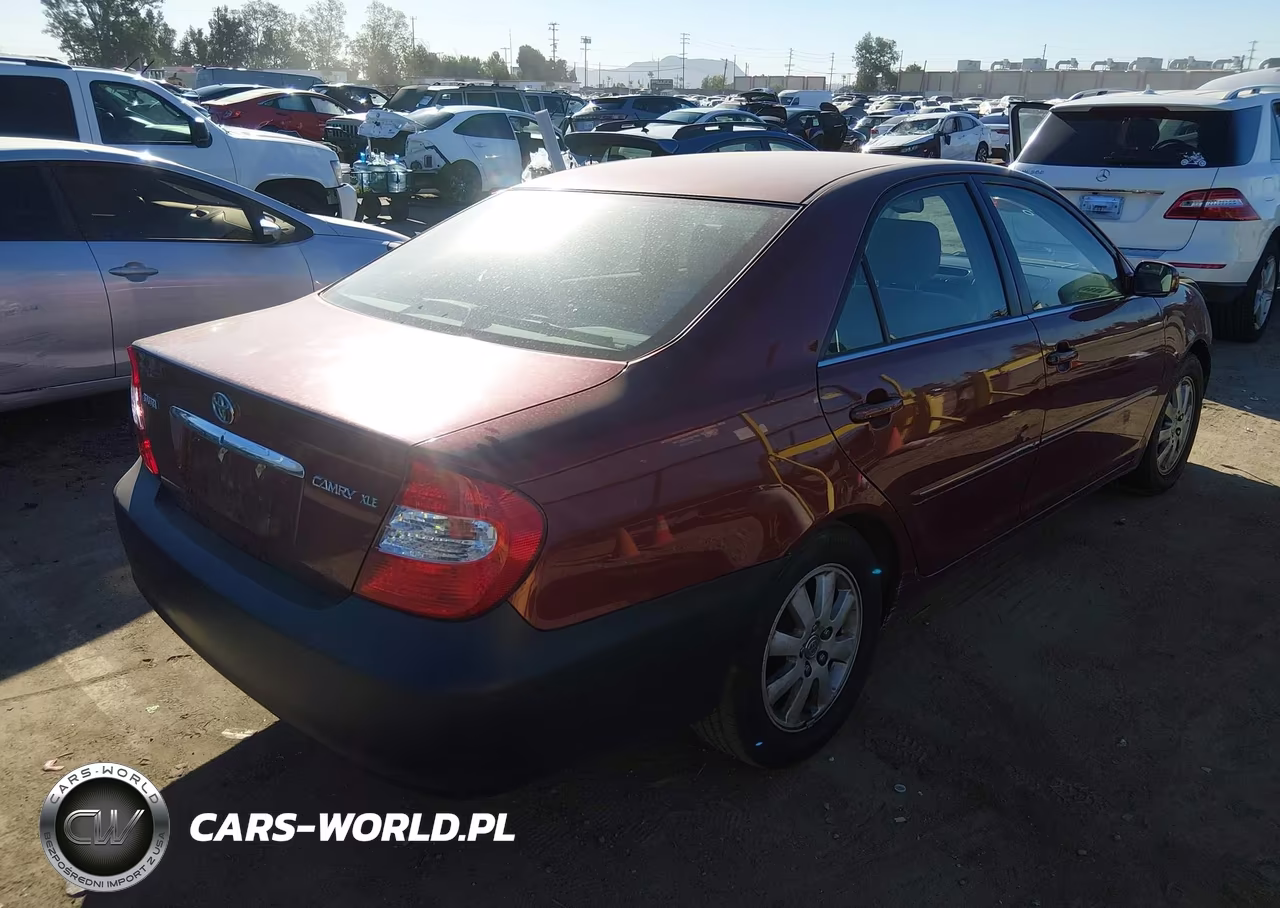 2003 Toyota Camry Xle VIN:4T1BE32K03U196850 - 4