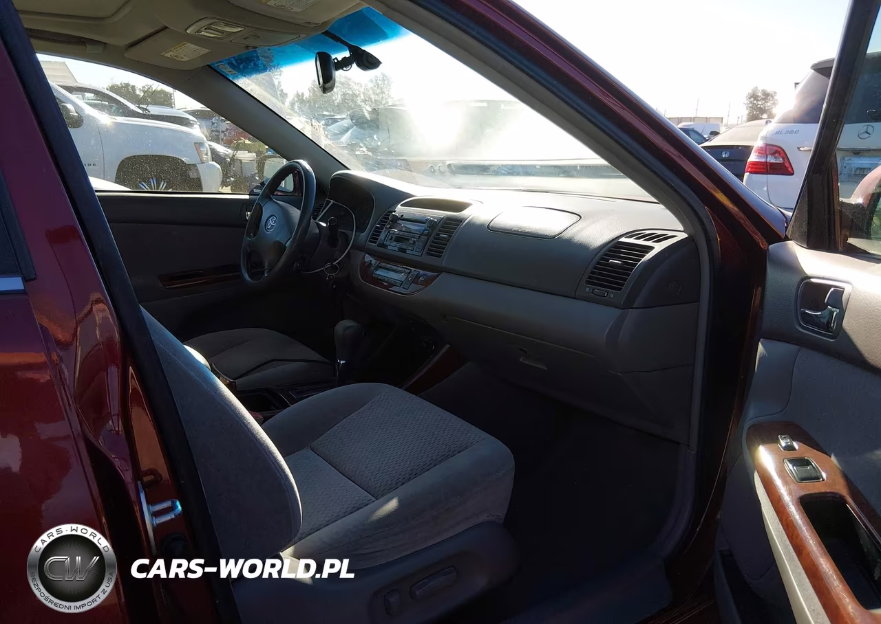 2003 Toyota Camry Xle VIN:4T1BE32K03U196850 - 5