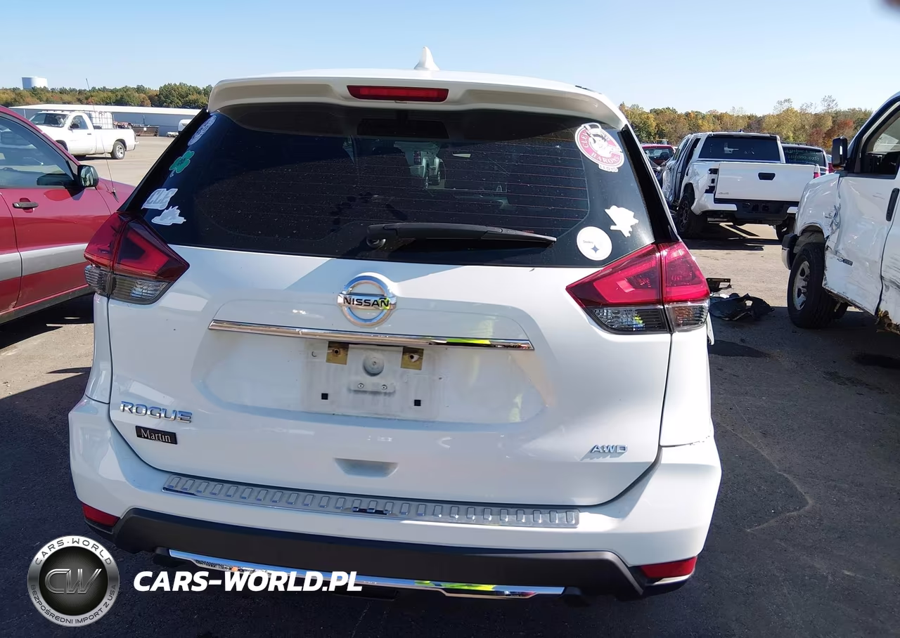 2018 Nissan Rogue S VIN:KNMAT2MV8JP571726 - 17