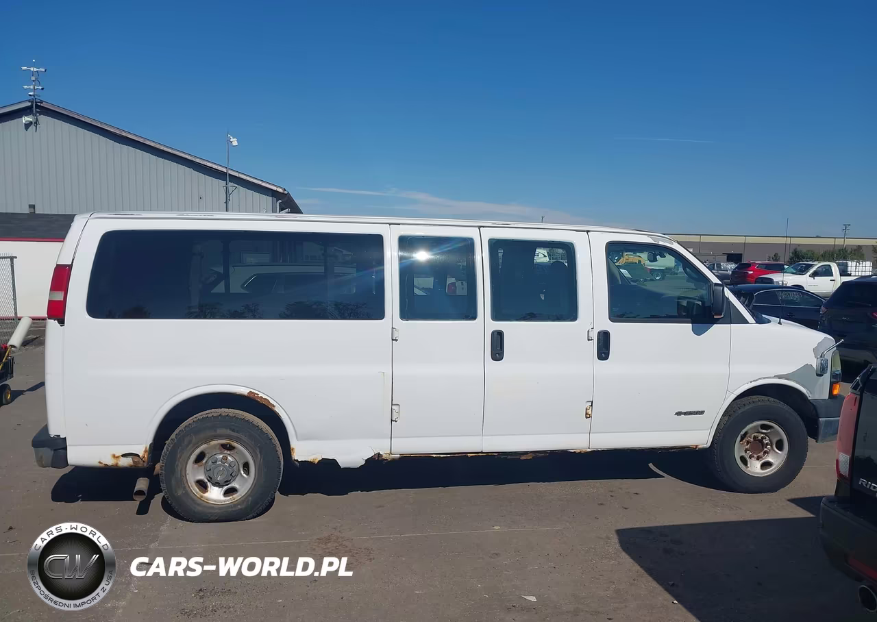 2004 Chevrolet Express VIN:1GAHG39U841183677 - 13