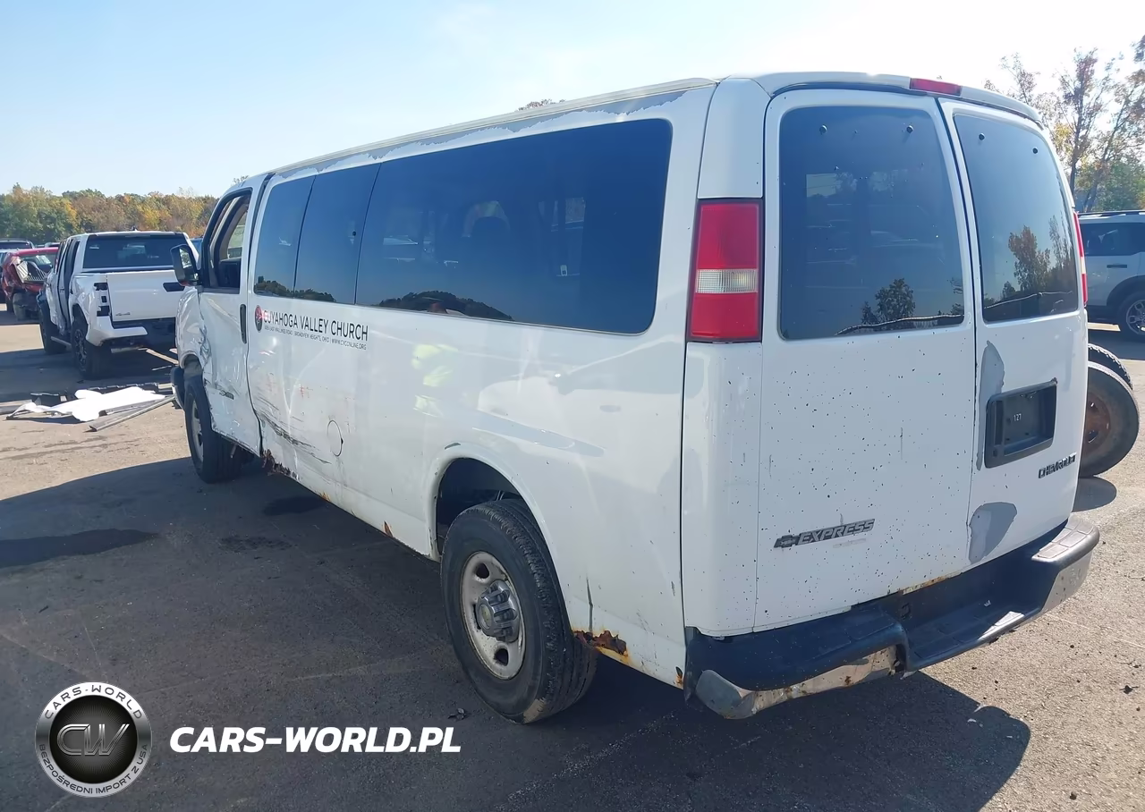 2004 Chevrolet Express VIN:1GAHG39U841183677 - 3