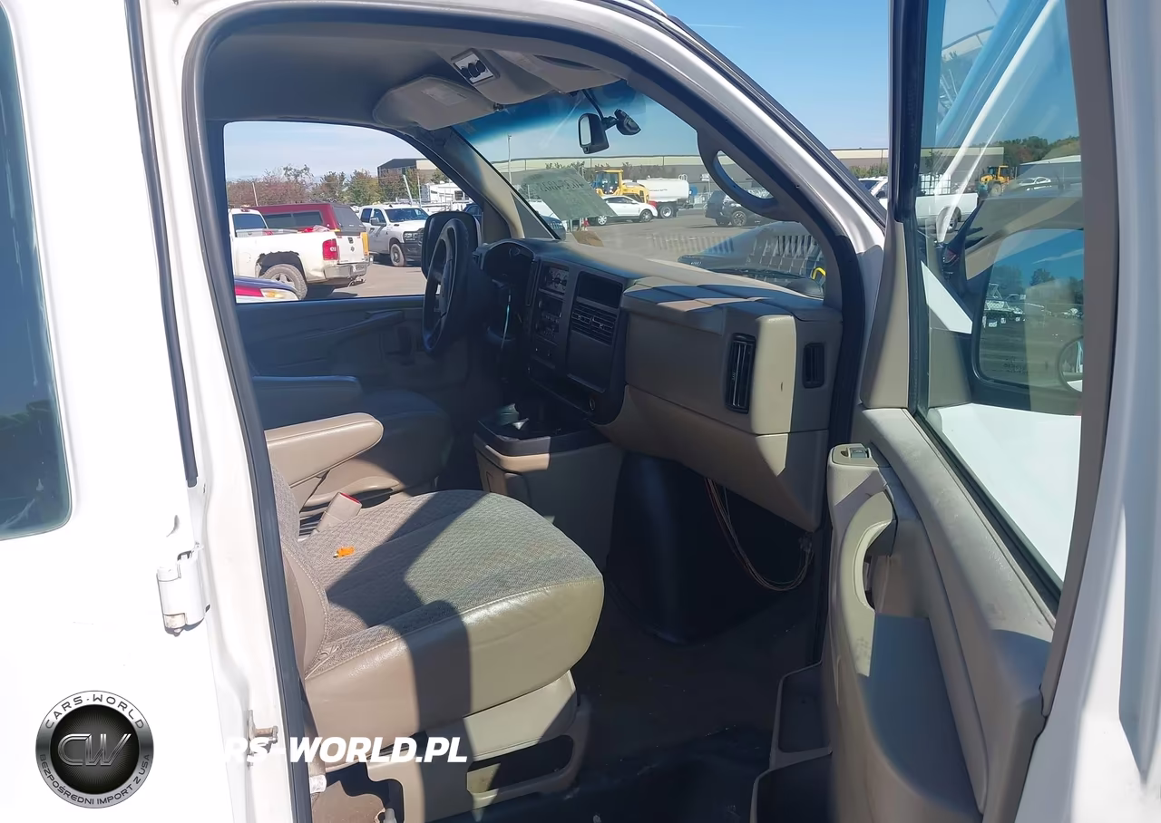 2004 Chevrolet Express VIN:1GAHG39U841183677 - 5