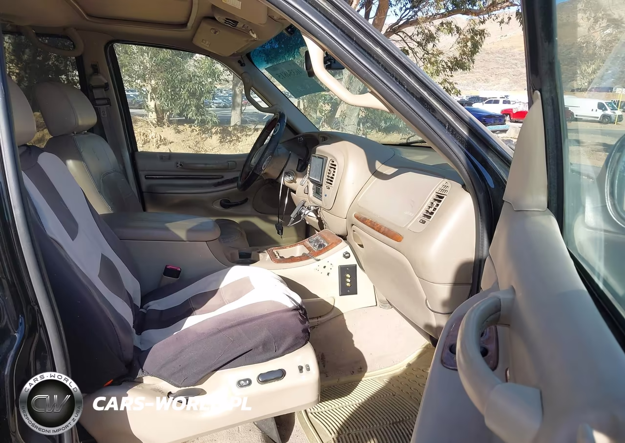 2000 Lincoln Navigator VIN:5LMFU28A2YLJ25317 - 5