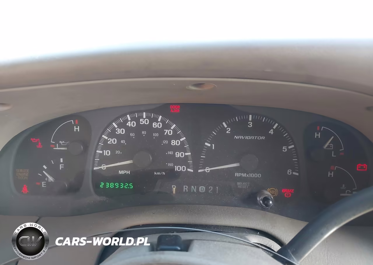 2000 Lincoln Navigator VIN:5LMFU28A2YLJ25317 - 7