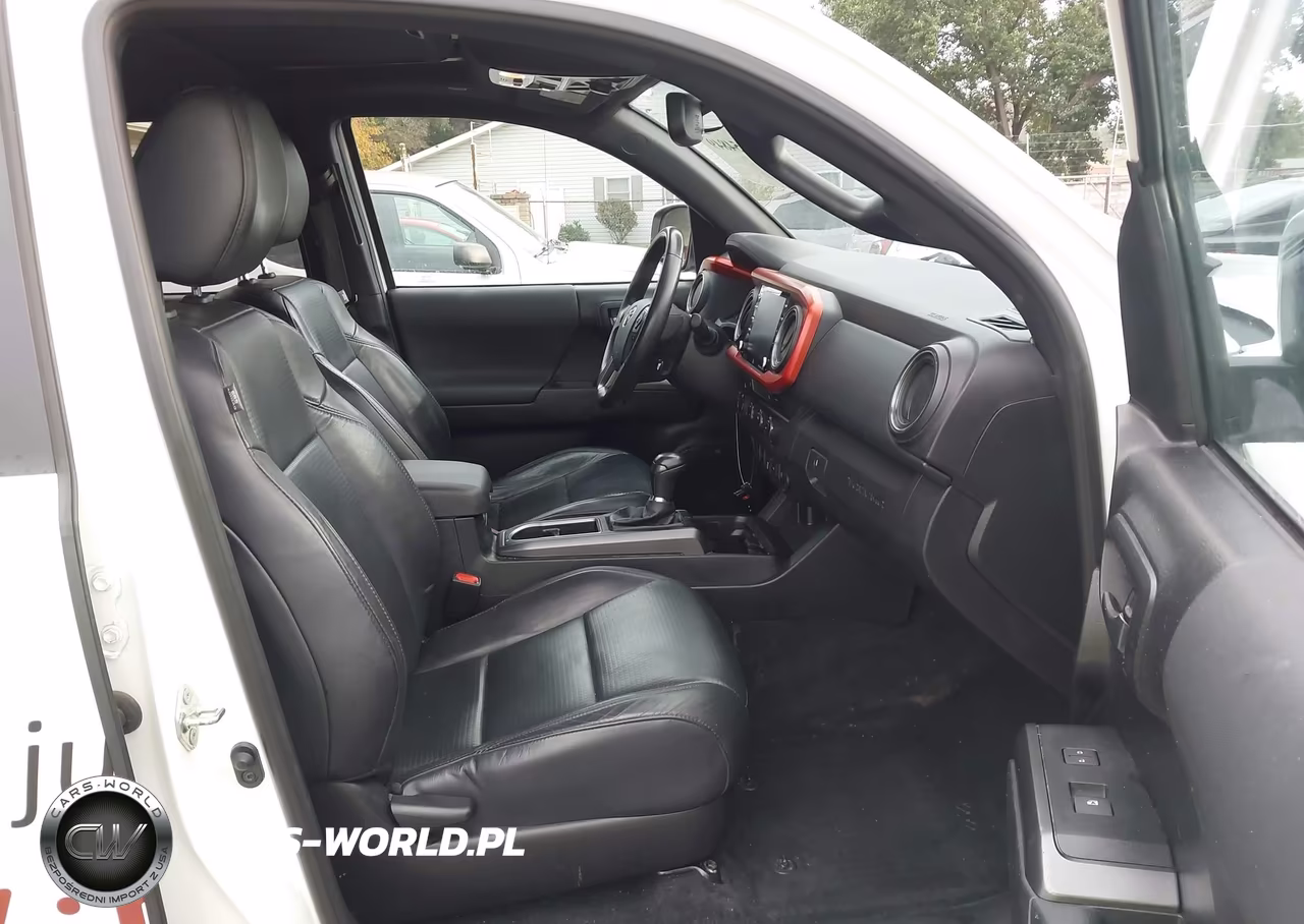 2020 Toyota Tacoma Trd Off-Road VIN:3TMCZ5AN8LM365845 - 5