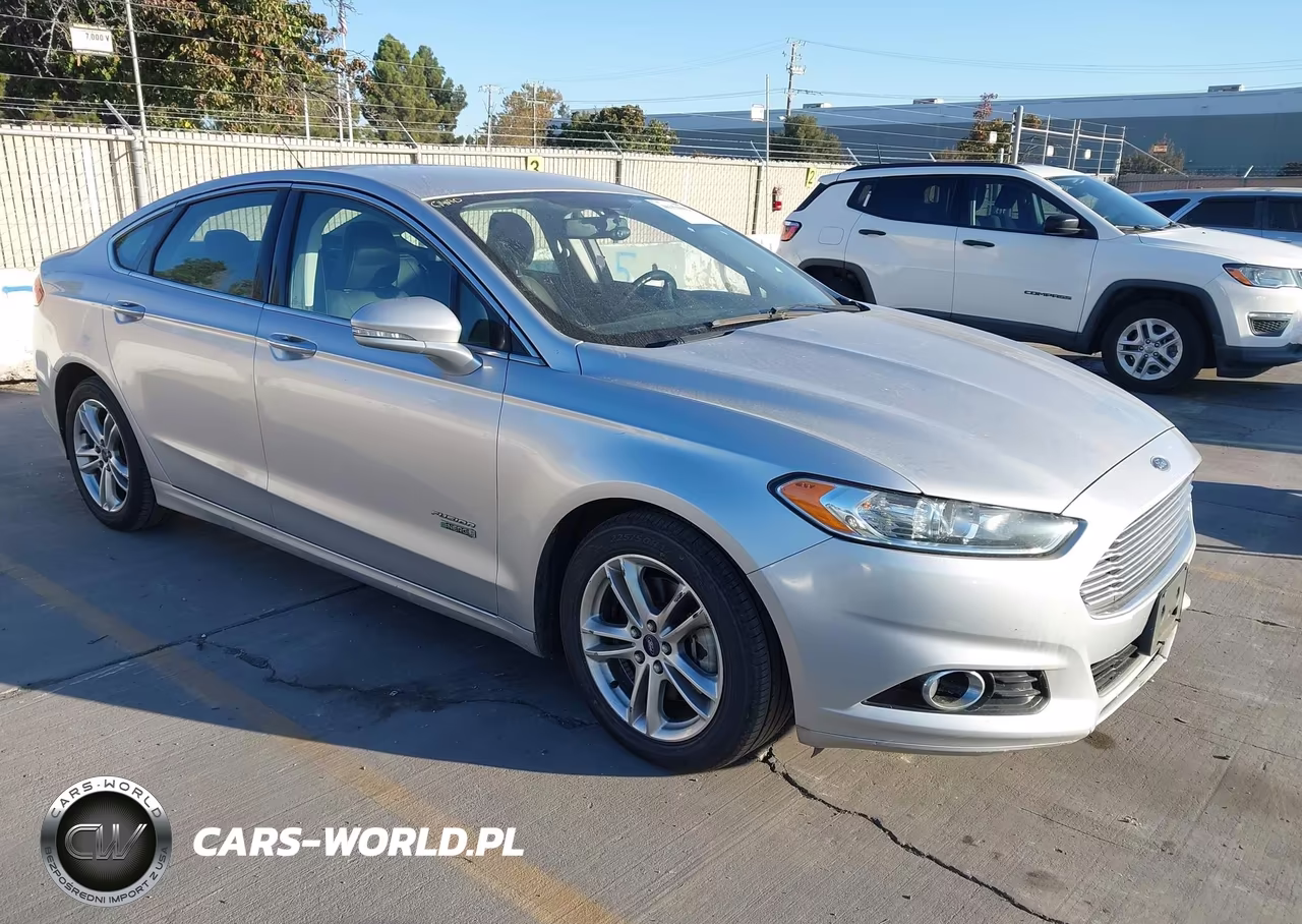 2015 Ford Fusion Energi Titanium – zdjęcie 1 z 11