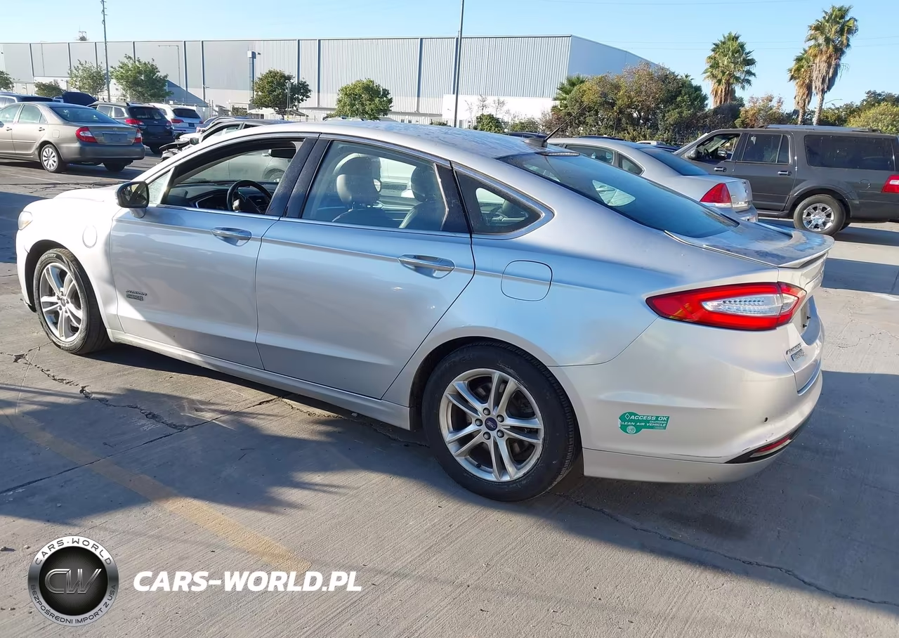 2015 Ford Fusion Energi Titanium VIN:3FA6P0SU5FR247499 - 3