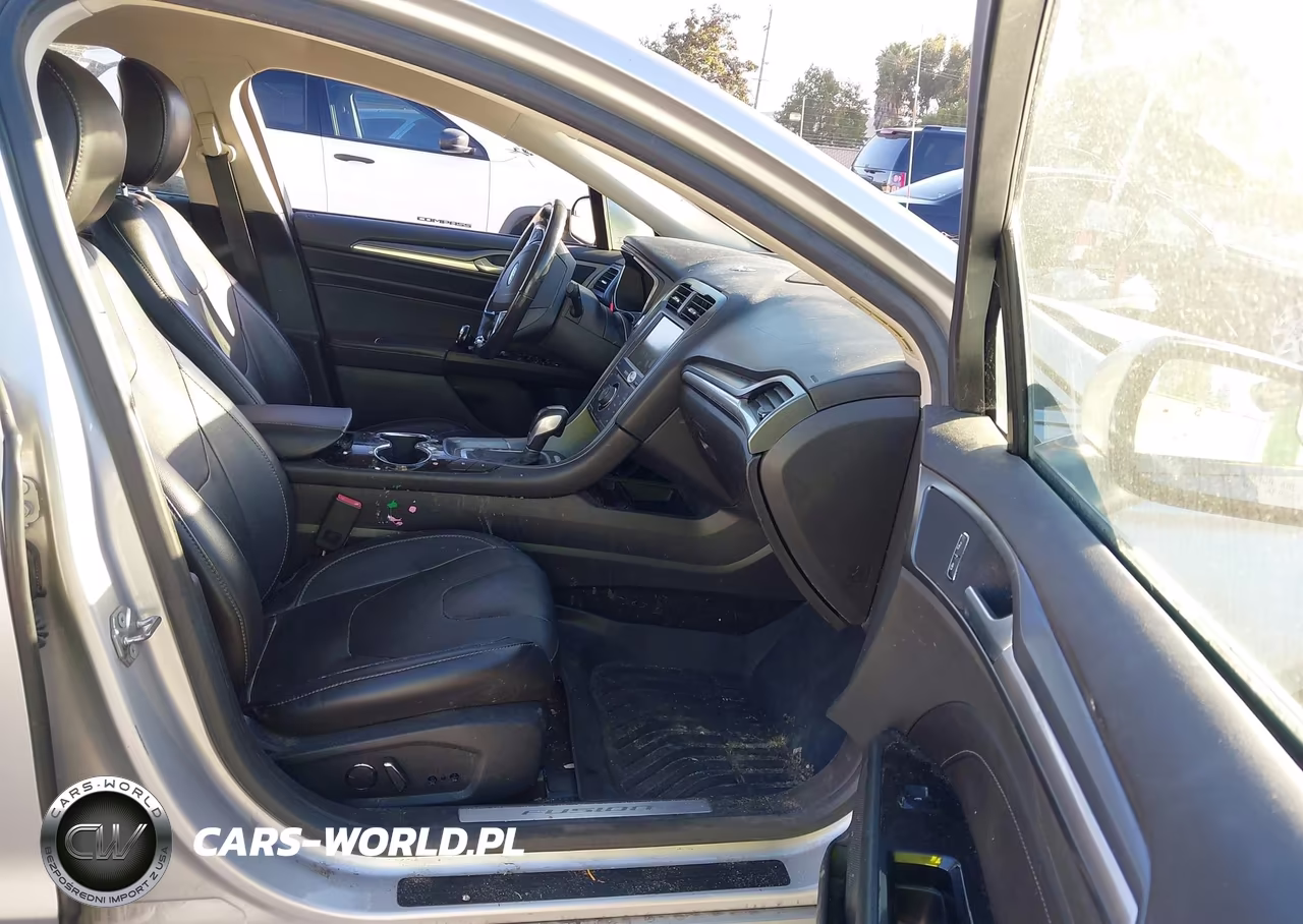 2015 Ford Fusion Energi Titanium VIN:3FA6P0SU5FR247499 - 5