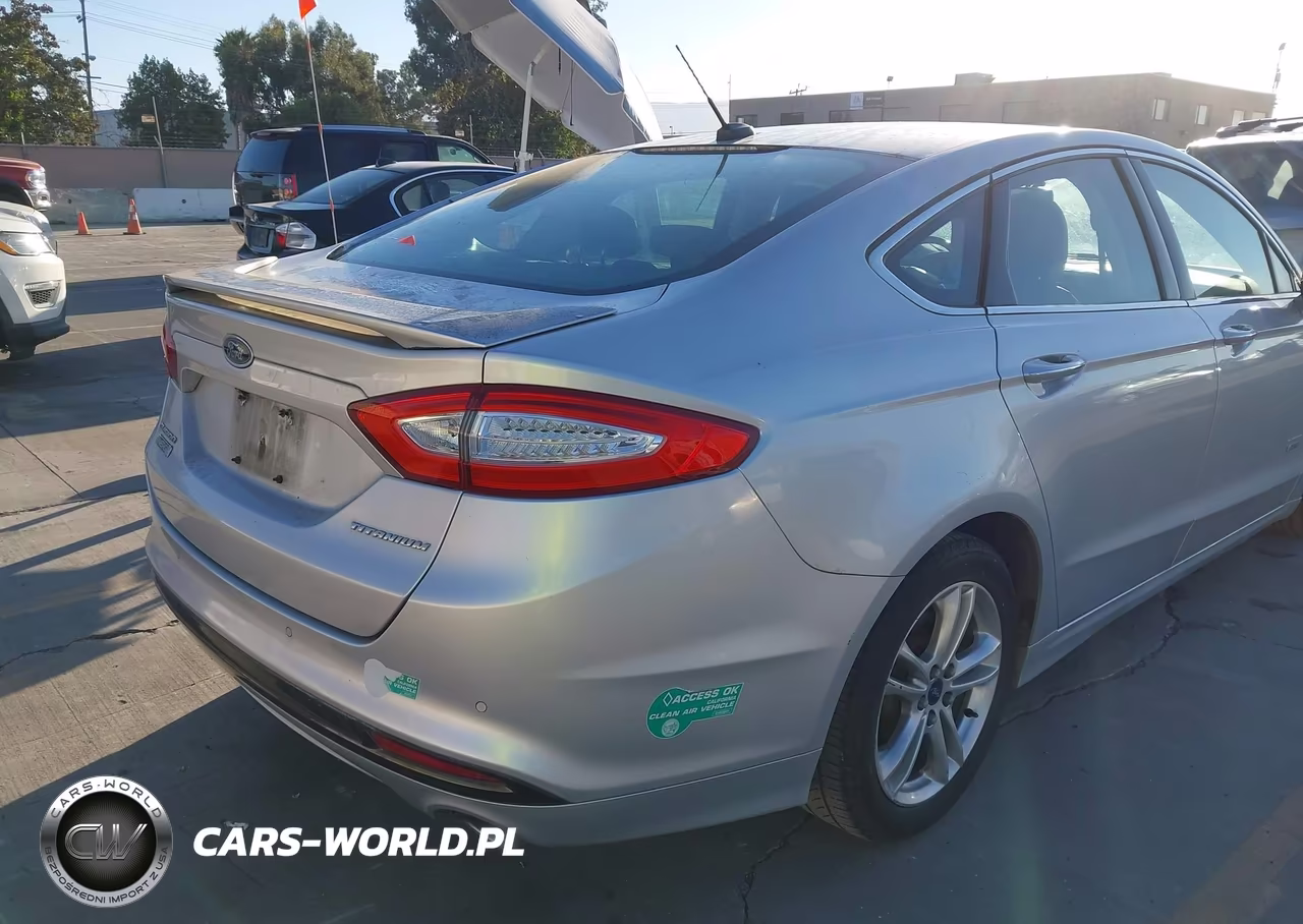 2015 Ford Fusion Energi Titanium VIN:3FA6P0SU5FR247499 - 6
