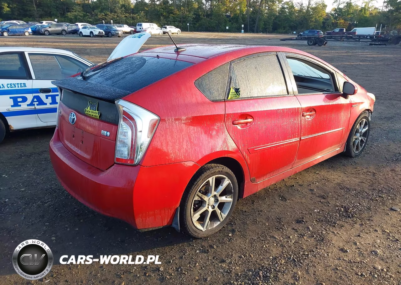 2014 Toyota Prius Three VIN:JTDKN3DU3E0375848 - 4