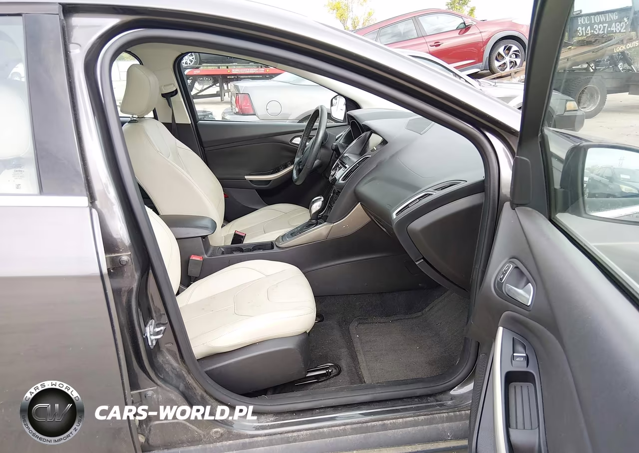 2015 Ford Focus Titanium VIN:1FADP3J20FL241259 - 5