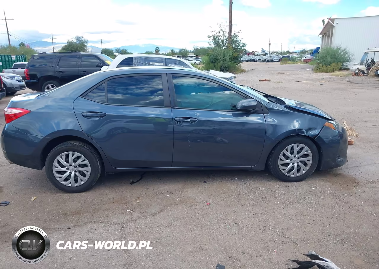 2019 Toyota Corolla Le VIN:2T1BURHE8KC245736 - 13