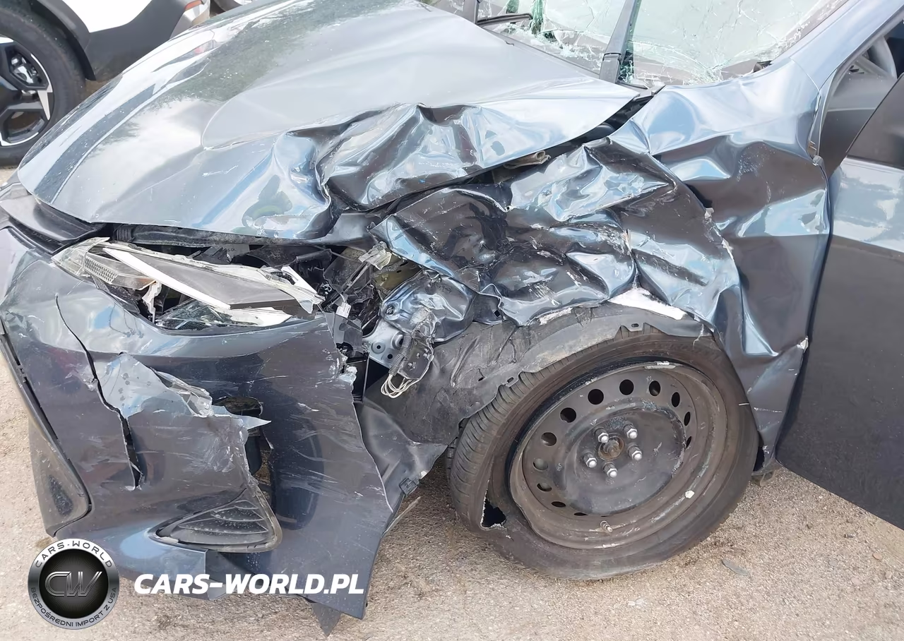 2019 Toyota Corolla Le VIN:2T1BURHE8KC245736 - 6