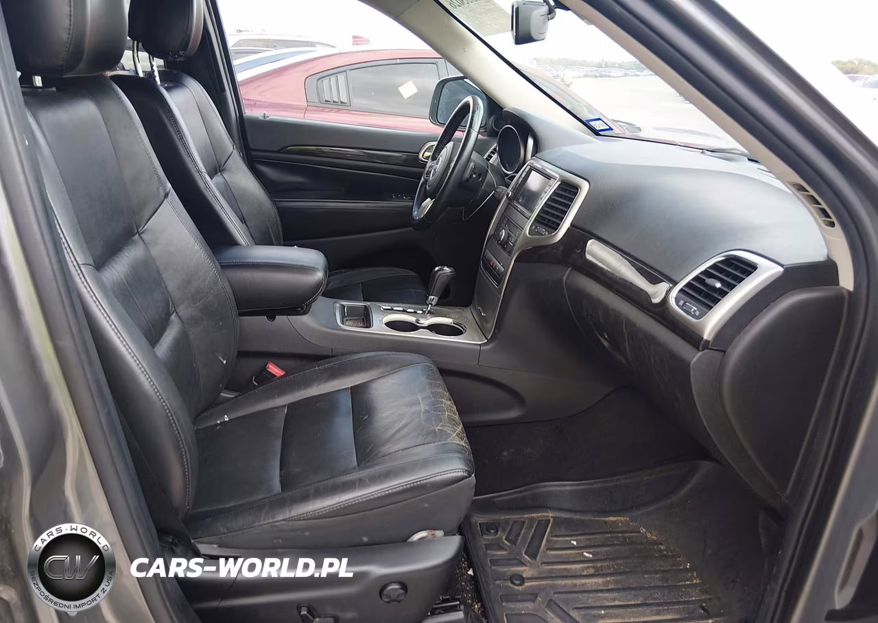 2013 Jeep Grand Cherokee Laredo VIN:1C4RJEAT1DC520271 - 5