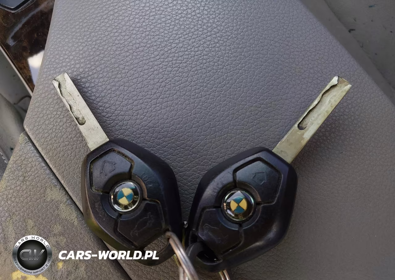 2006 BMW 530I VIN:WBANE73556CM36192 - 11