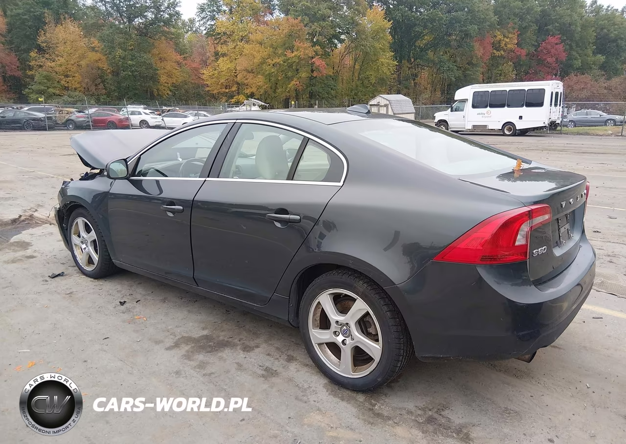 2012 Volvo S60 T5 VIN:YV1622FSXC2045085 - 3