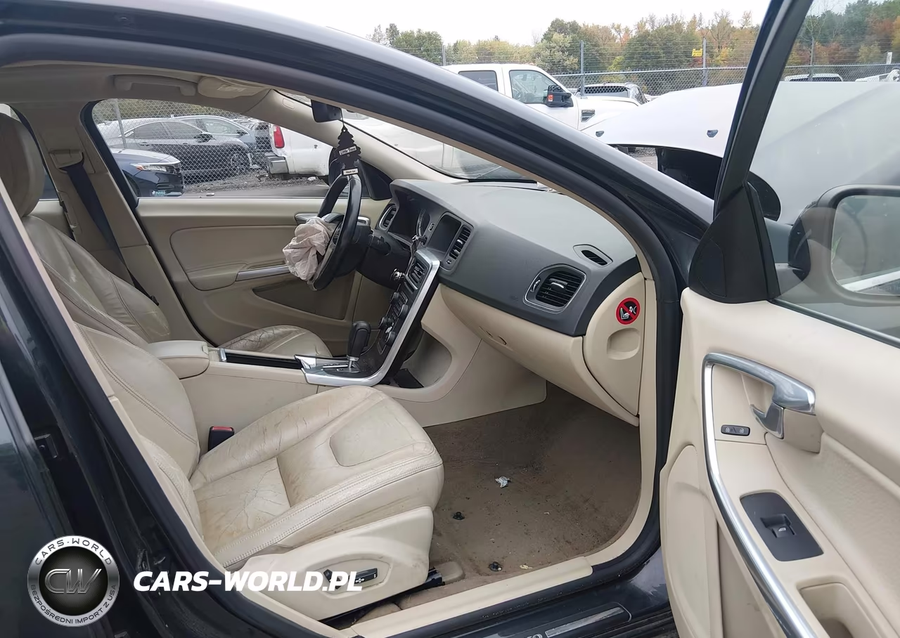 2012 Volvo S60 T5 VIN:YV1622FSXC2045085 - 5