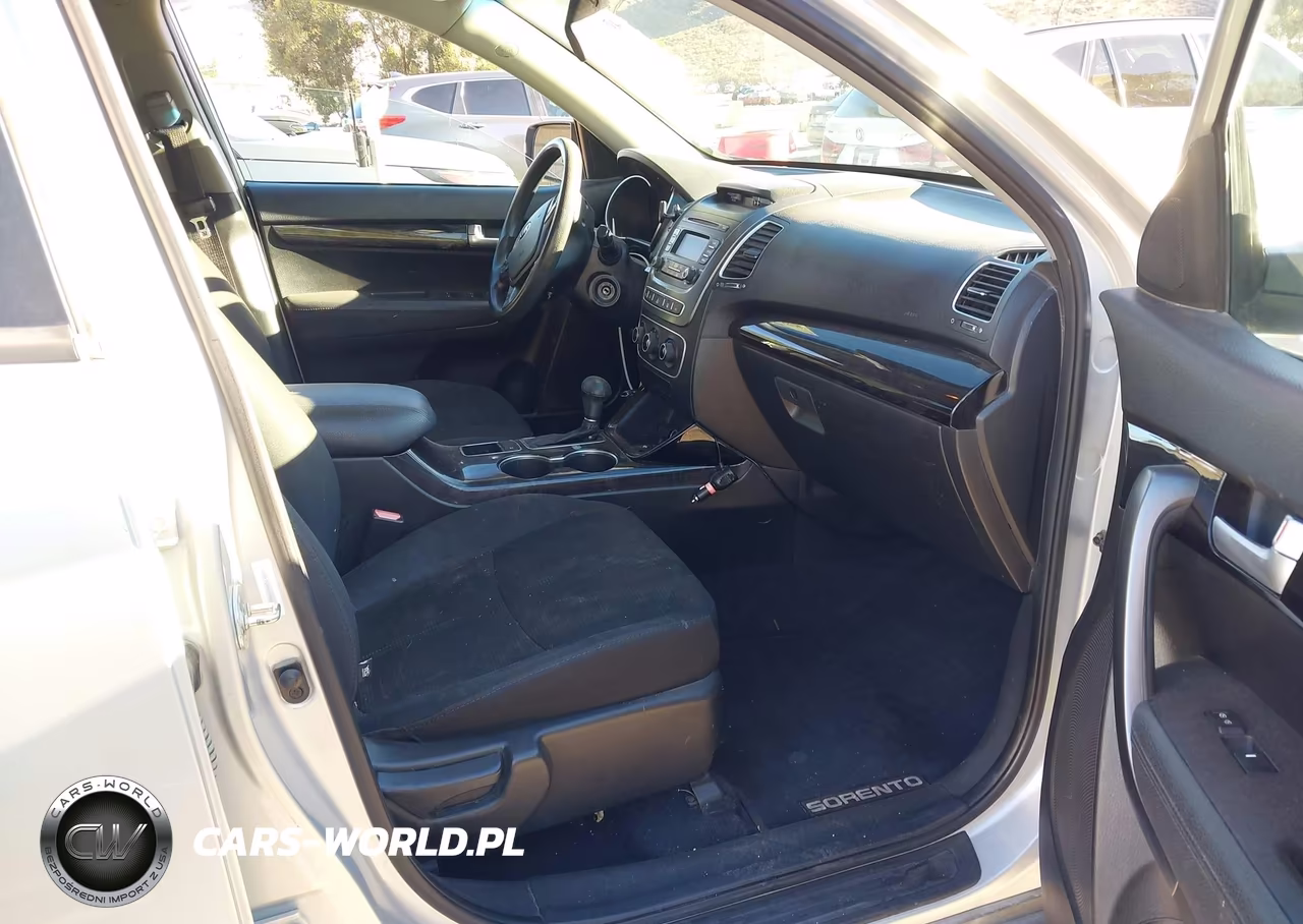 2015 Kia Sorento Lx VIN:5XYKTCA6XFG563273 - 5