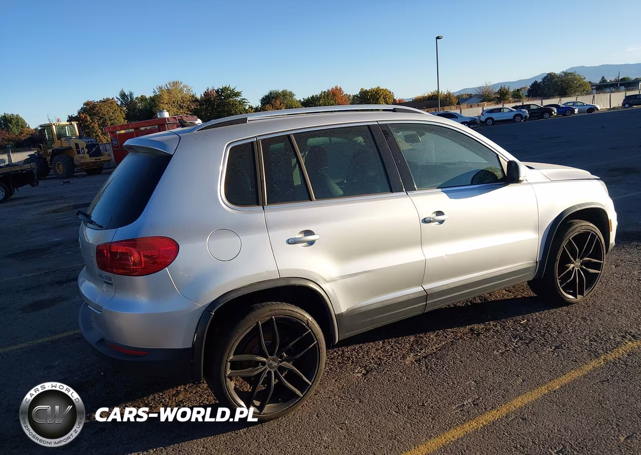 2013 Volkswagen Tiguan Sel VIN:WVGBV3AX5DW063553 - 4