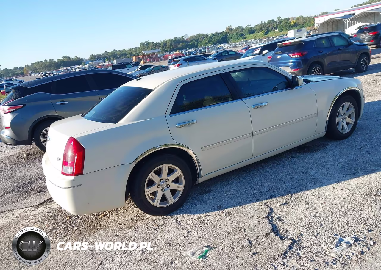 2006 Chrysler 300 Touring VIN:2C3KA53G86H498680 - 4