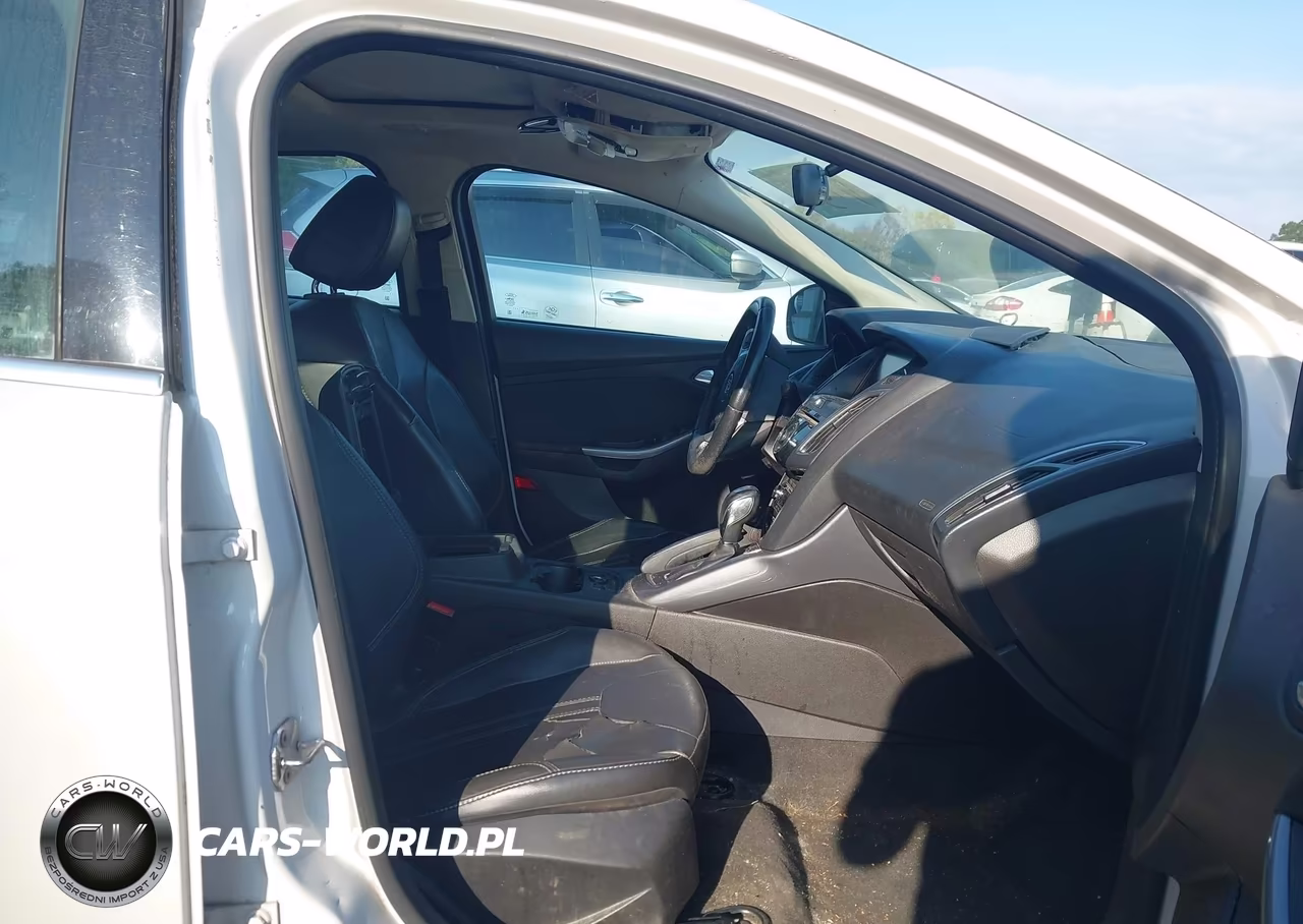 2013 Ford Focus Titanium VIN:1FADP3N22DL113399 - 5