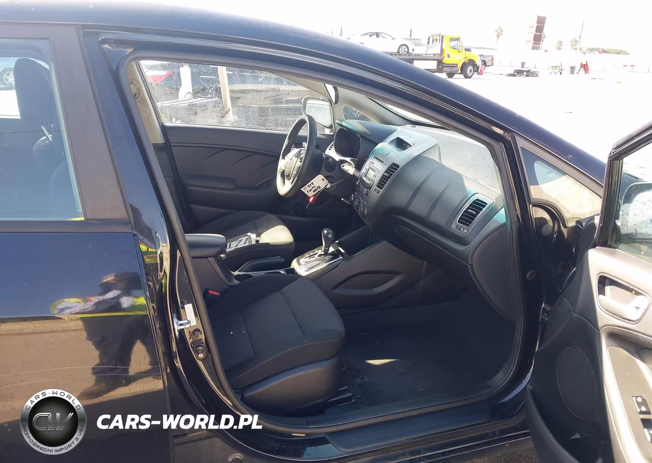 2017 Kia Forte Lx VIN:3KPFK4A75HE117132 - 5