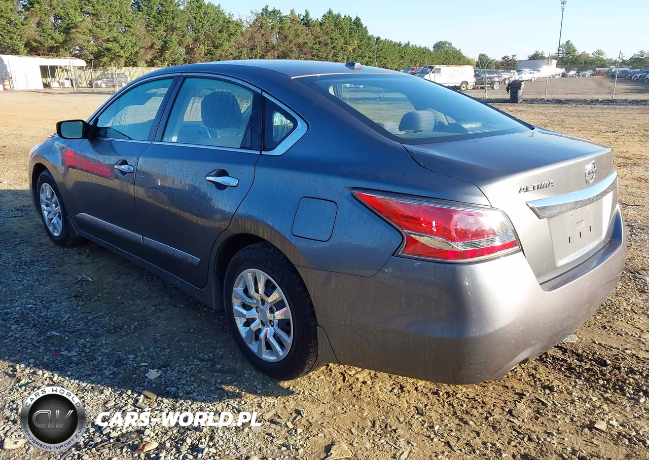 2015 Nissan Altima 2.5 S VIN:1N4AL3AP7FN317249 - 3