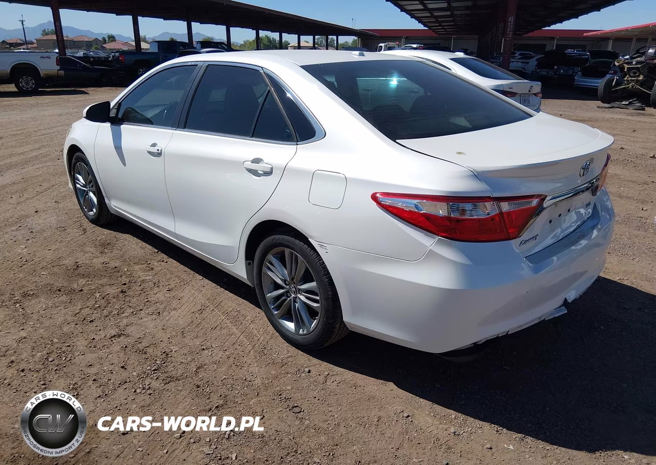 2015 Toyota Camry Se VIN:4T1BF1FK5FU010168 - 3