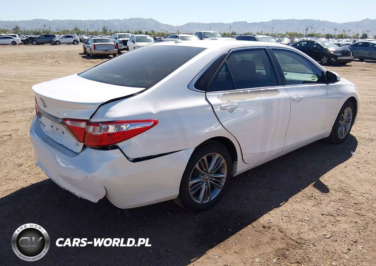 2015 Toyota Camry Se VIN:4T1BF1FK5FU010168 - 4