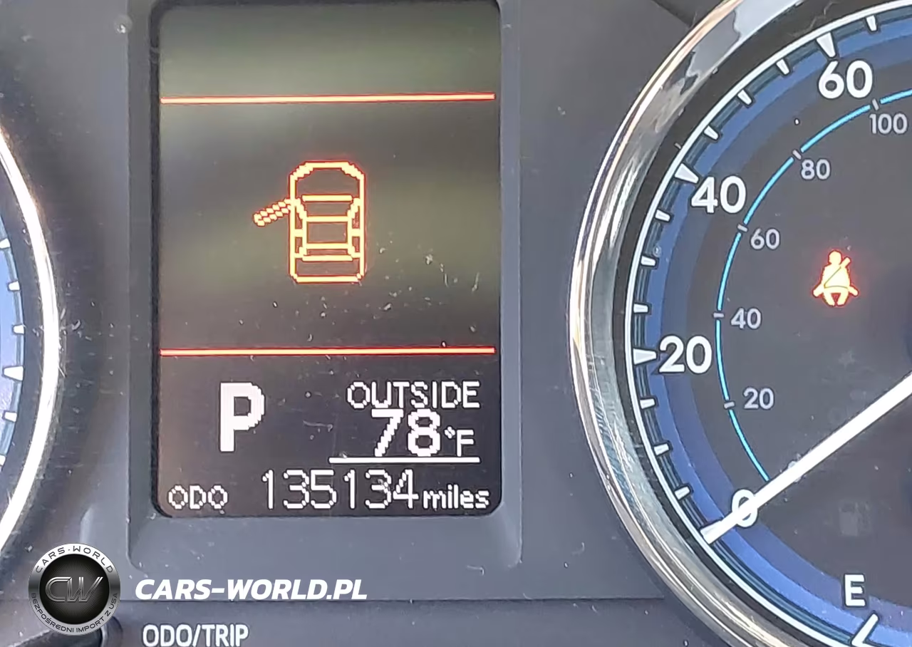 2018 Toyota Corolla Le VIN:5YFBURHE7JP750455 - 16