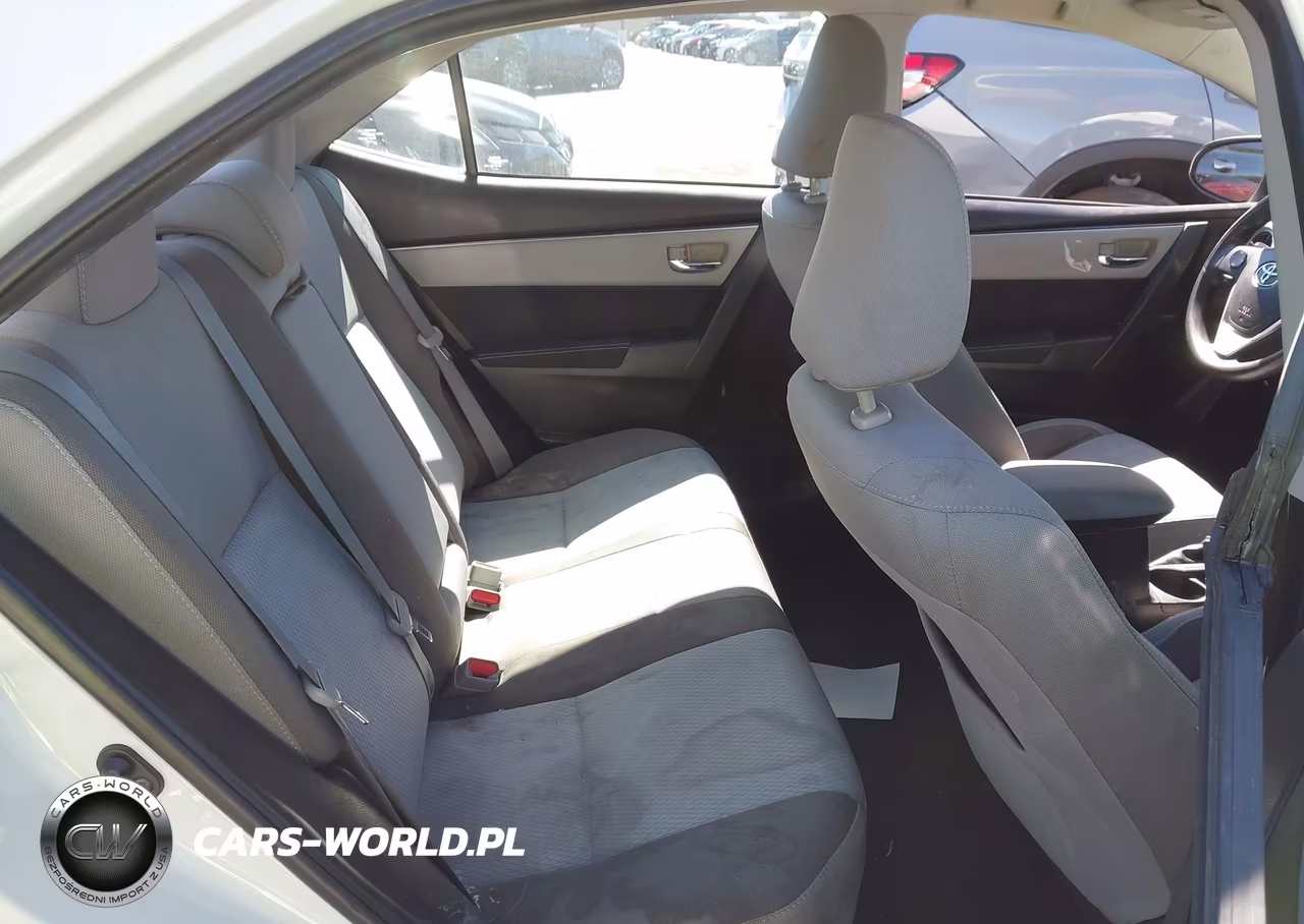 2018 Toyota Corolla Le VIN:5YFBURHE7JP750455 - 8