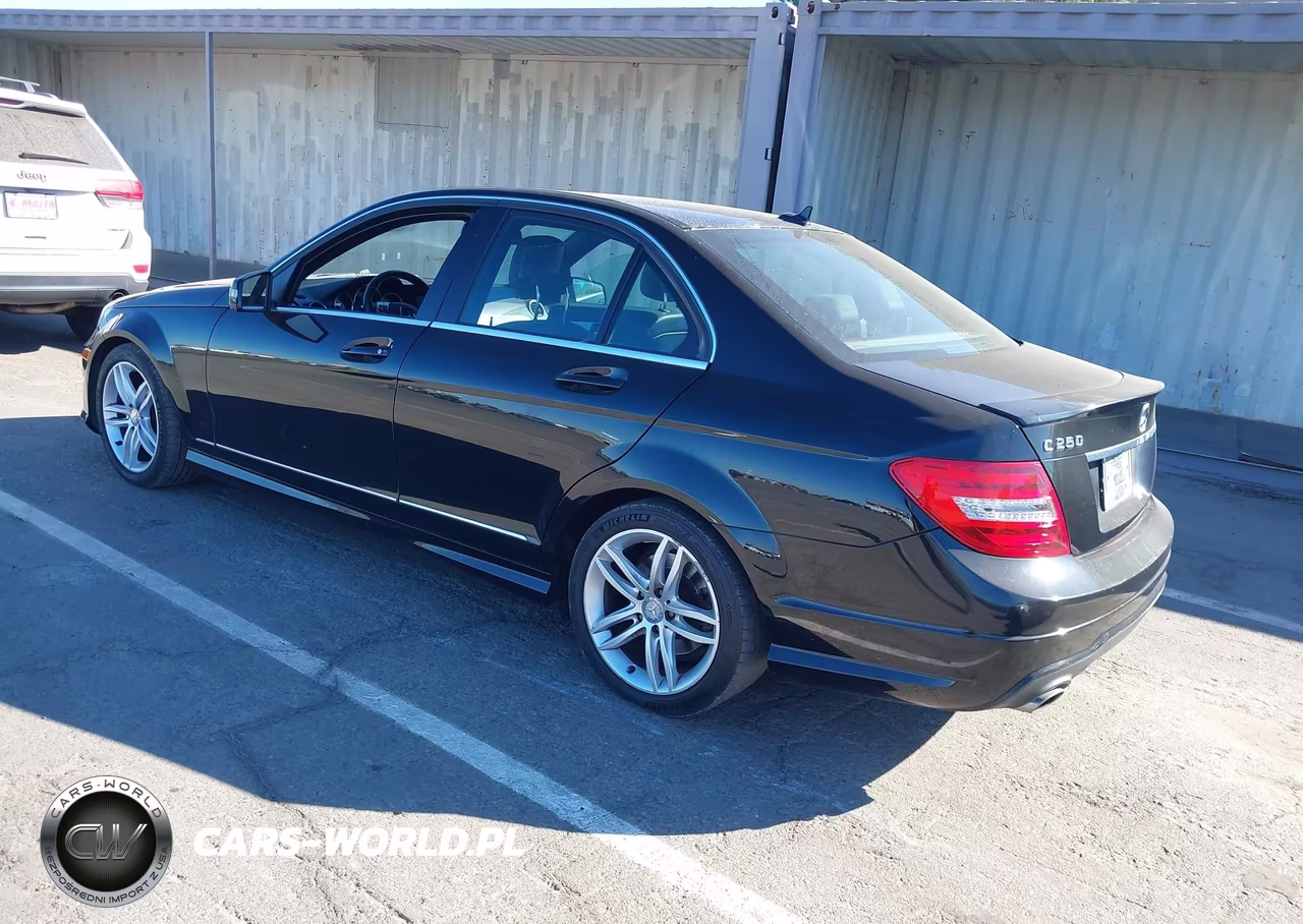 2013 Mercedes-Benz C 250 Sport VIN:WDDGF4HB4DA762716 - 3