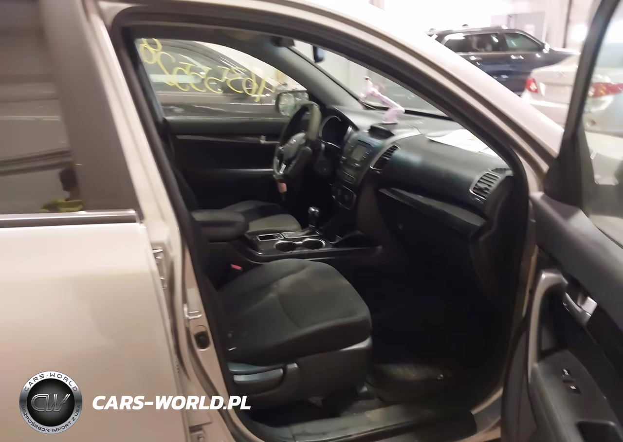 2014 Kia Sorento Lx V6 VIN:5XYKTDA72EG469367 - 5