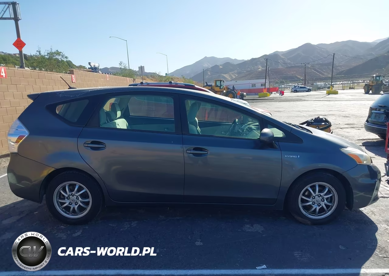 2013 Toyota Prius V Three VIN:JTDZN3EU1D3260031 - 13