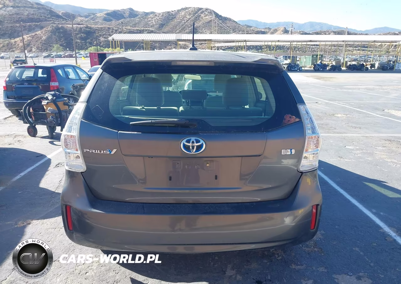 2013 Toyota Prius V Three VIN:JTDZN3EU1D3260031 - 16