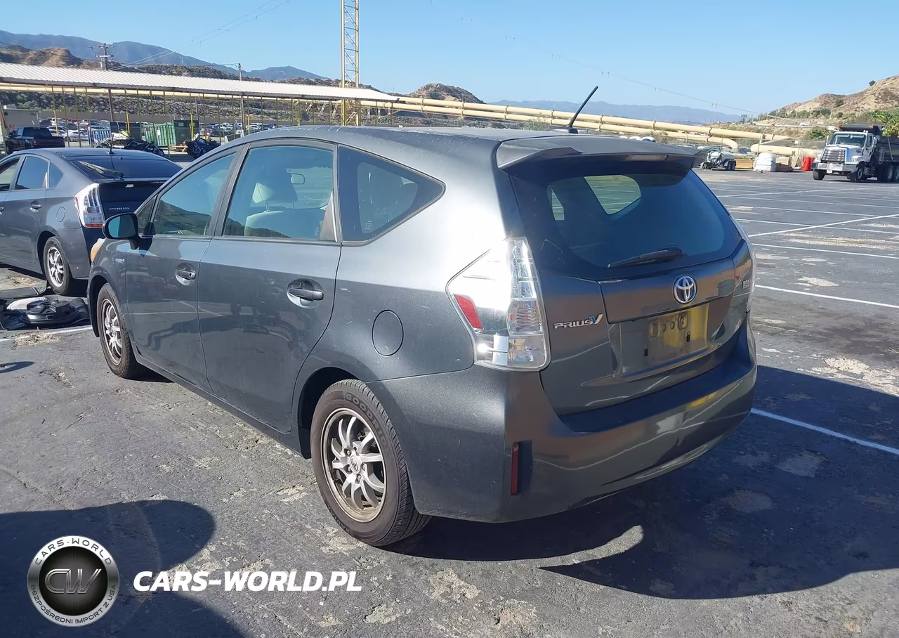 2013 Toyota Prius V Three VIN:JTDZN3EU1D3260031 - 3
