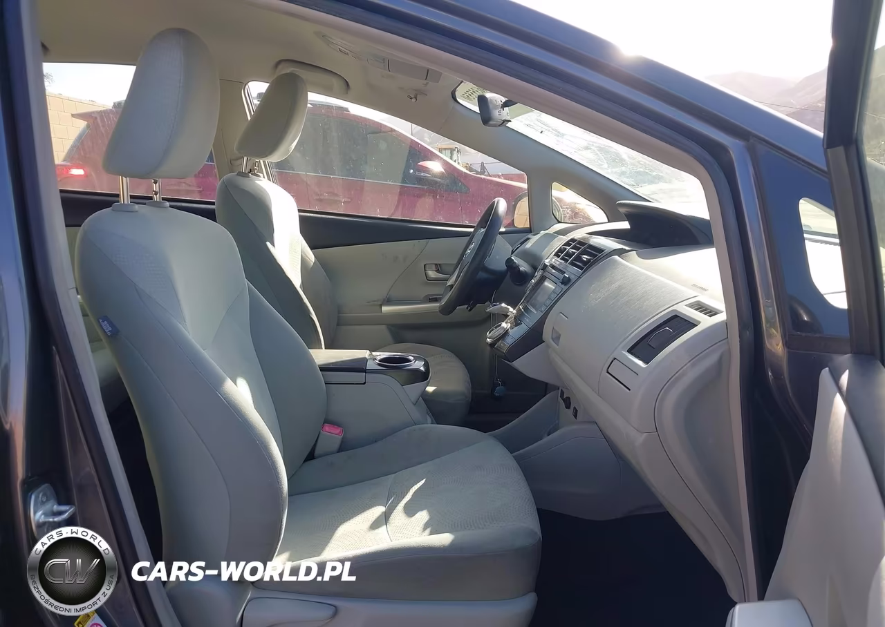 2013 Toyota Prius V Three VIN:JTDZN3EU1D3260031 - 5