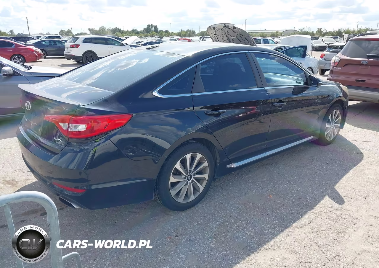 2015 Hyundai Sonata Sport VIN:5NPE34AF8FH032102 - 4